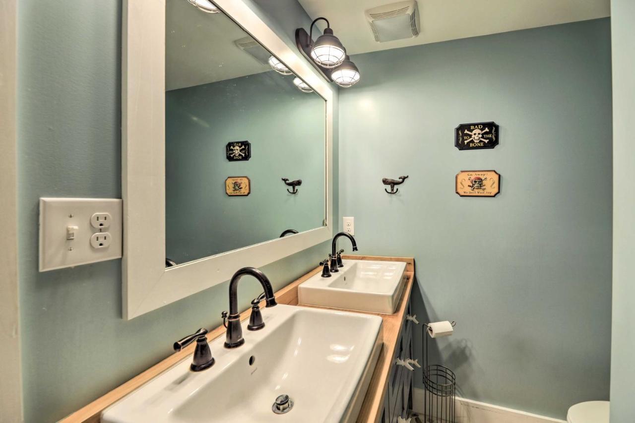 Bright Emerald Isle Home - Walk To The Beach! Exterior foto